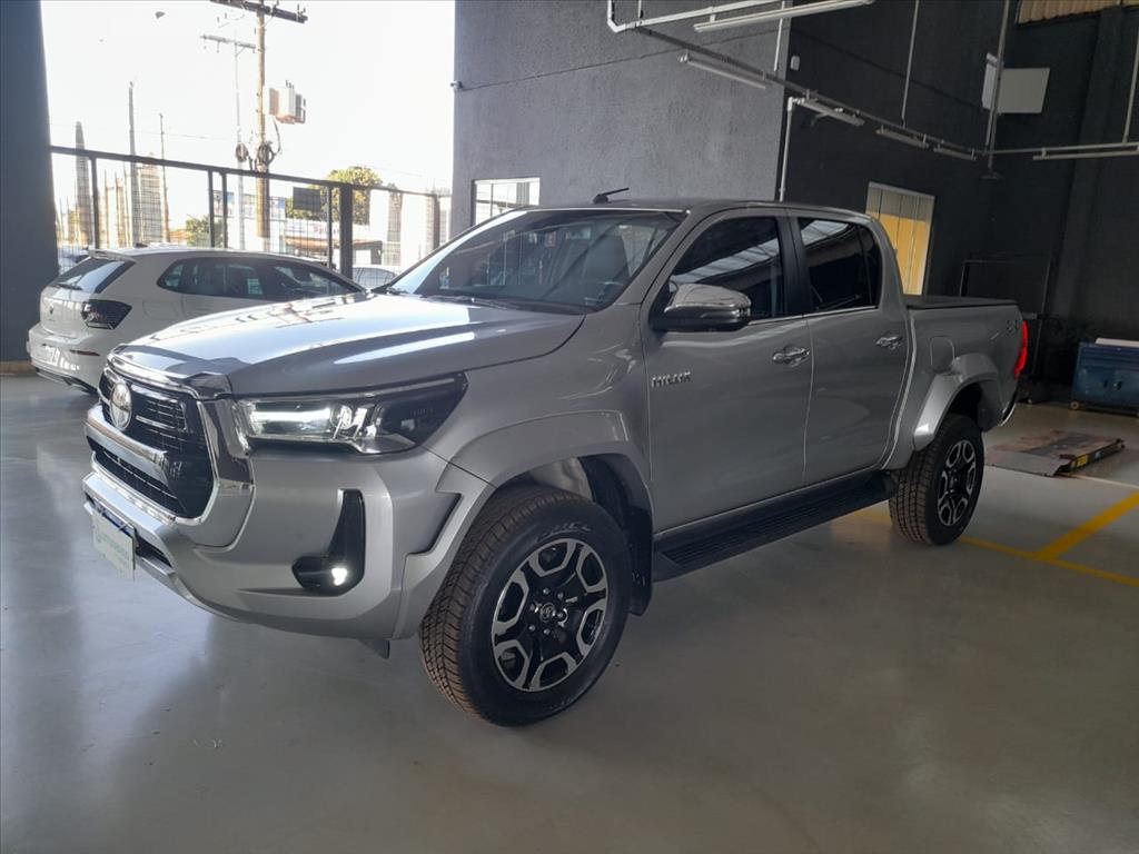 HILUX 2.8 D-4D TURBO DIESEL CD SRX 4X4 AUTOMÁTICO