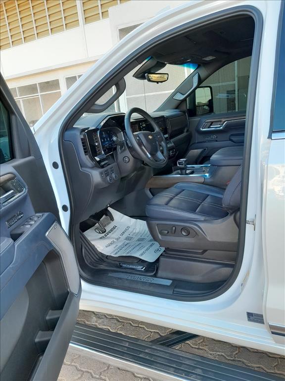 SILVERADO 5.3 V8 GASOLINA 1500 HIGH COUNTRY 4X4 AUTOMÁTICO9