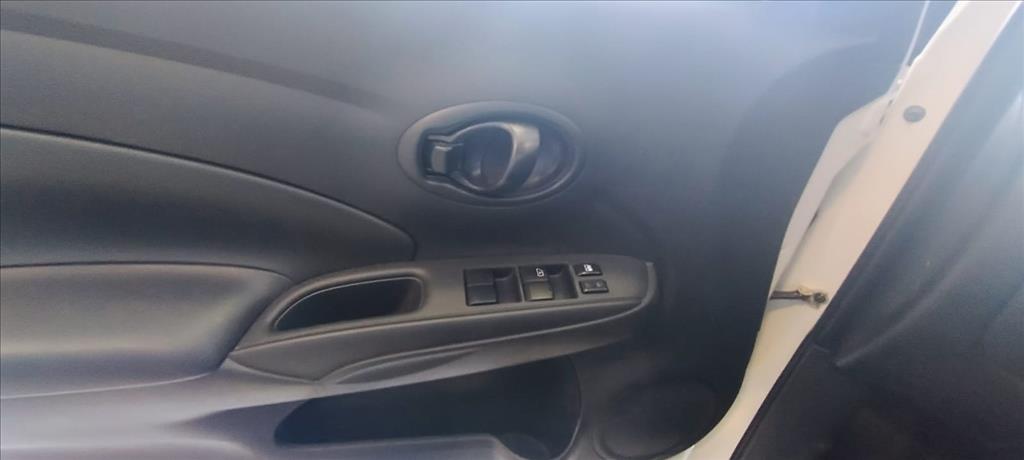 VERSA 1.6 16V FLEXSTART V-DRIVE MANUAL VERSA 1.6 16V FLEXSTART V-DRIVE MANUAL