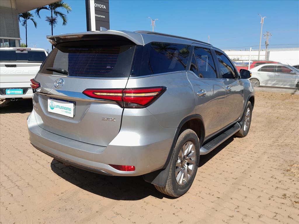 HILUX SW4 2.8 D-4D TURBO DIESEL SRX 7L 4X4 AUTOMÁTICO5