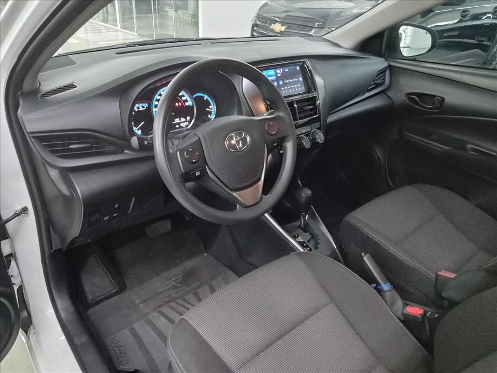 YARIS 1.5 16V FLEX SEDAN XL LIVE MULTIDRIVE6