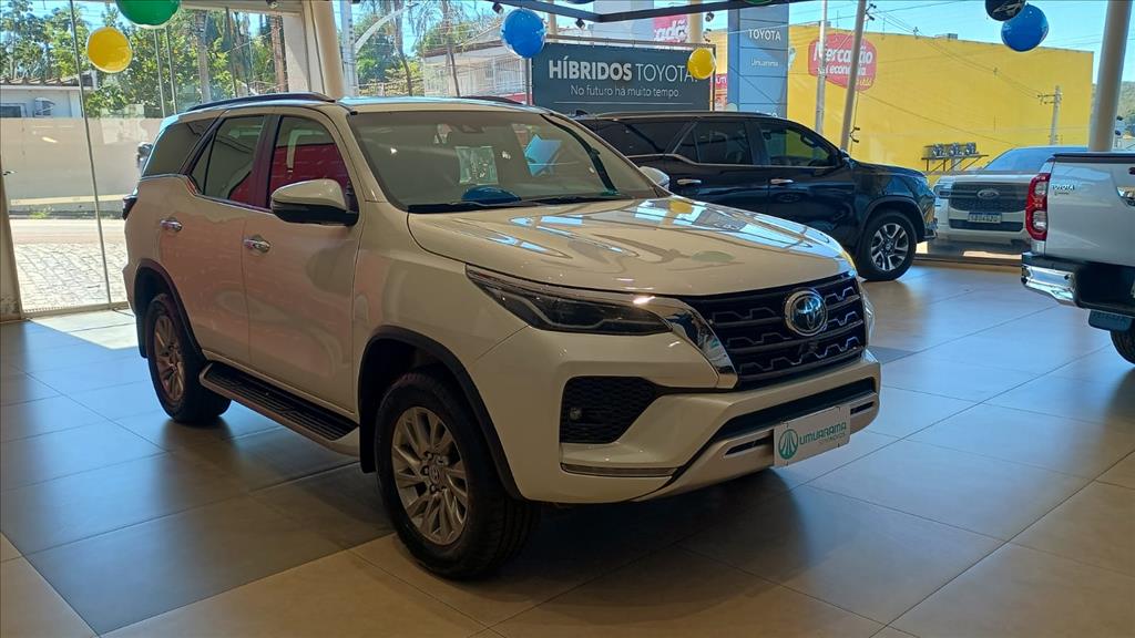 HILUX 2.8 D-4D TURBO DIESEL CD SRX 4X4 AUTOMÁTICO1