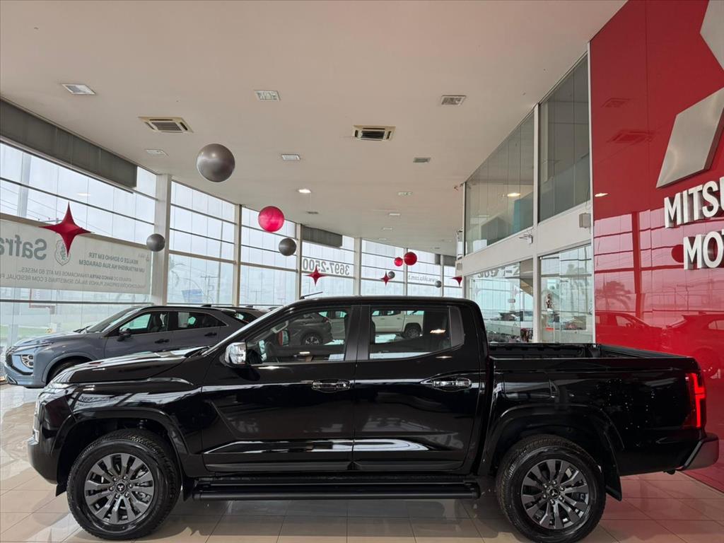 Mitsubishi-TRITON-2.4 BITURBO DIESEL CD HPE 4X4 AUTOMÁTICO