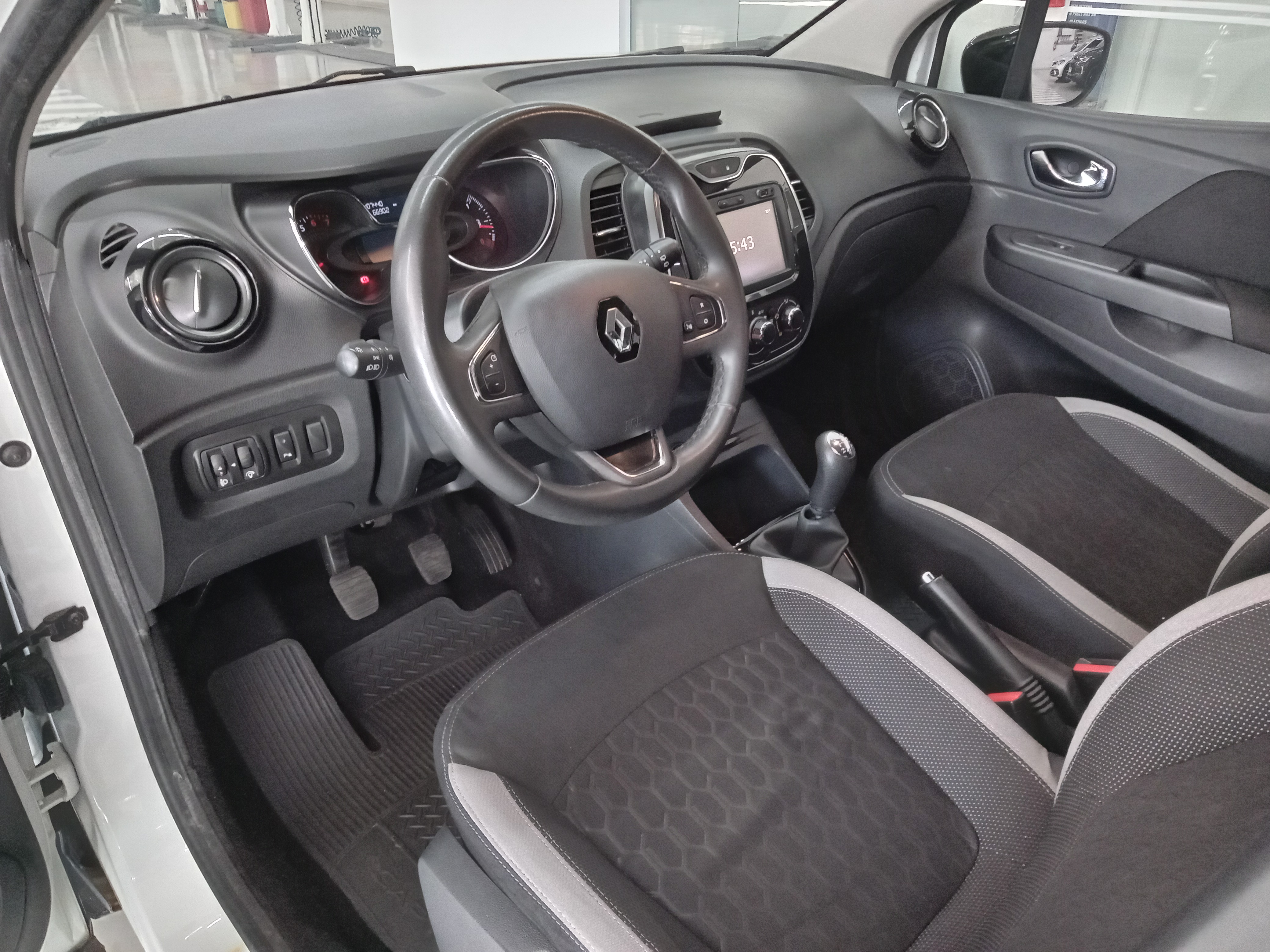 CAPTUR 1.6 16V SCE FLEX ZEN MANUAL6