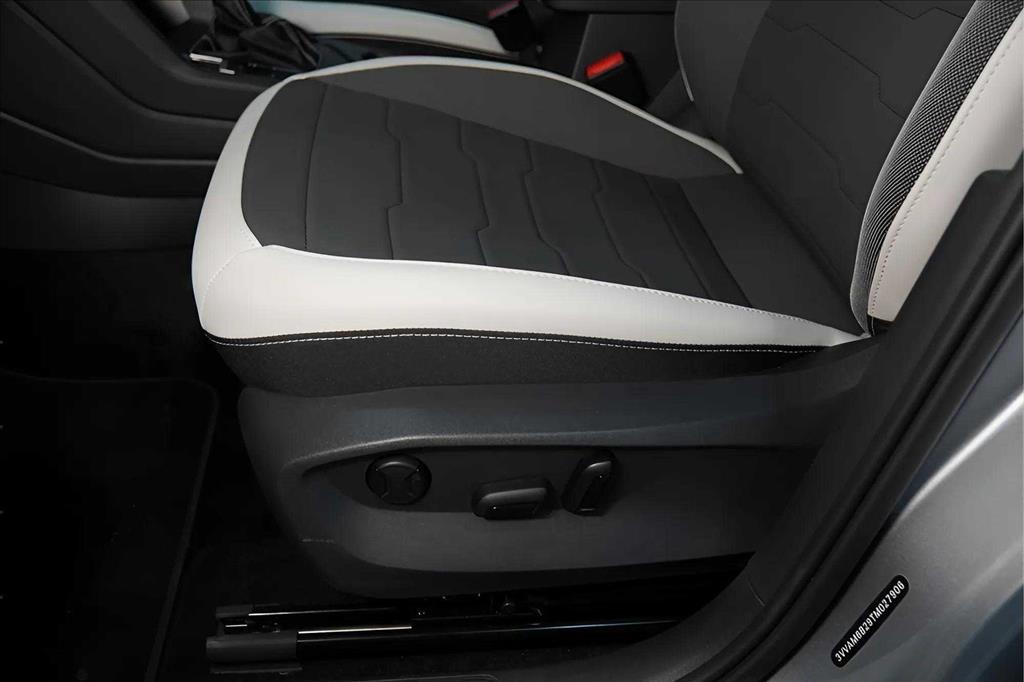 TAOS 1.4 250 TSI TOTAL FLEX COMFORTLINE AUTOMÁTICO9