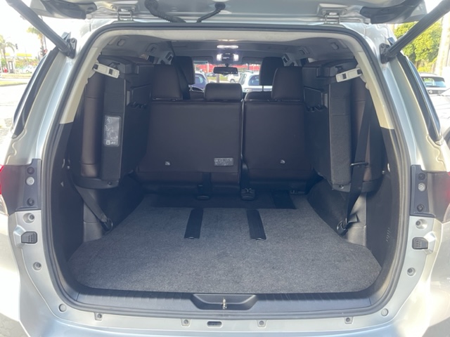 HILUX SW4 2.8 SRX 4X4 7 LUGARES 16V TURBO INTERCOOLER DIESEL 4P AUTOMÁTICO HILUX SW4 2.8 SRX 4X4 7 LUGARES 16V TURBO INTERCOOLER DIESEL 4P AUTOMÁTICO