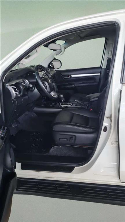 HILUX 2.8 D-4D TURBO DIESEL CD SRX 4X4 AUTOMÁTICO8