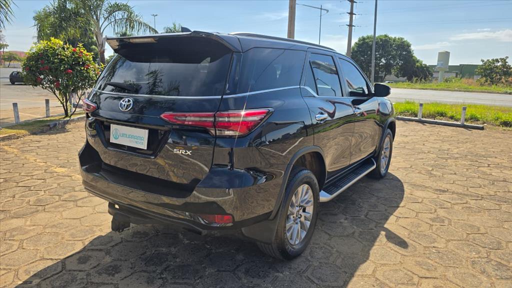HILUX SW4 2.8 D-4D TURBO DIESEL SRX 7L 4X4 AUTOMÁTICO5