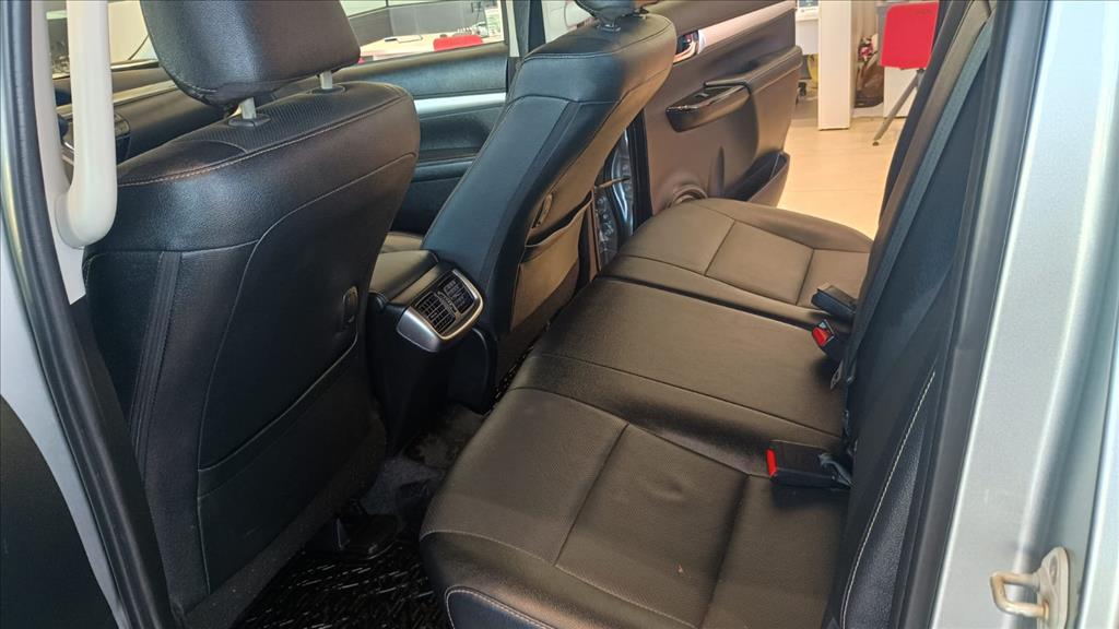 HILUX 2.8 D-4D TURBO DIESEL CD SRX 4X4 AUTOMÁTICO8