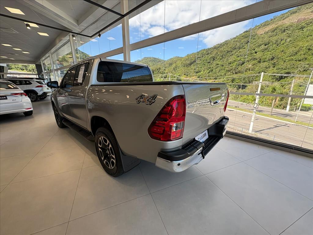 HILUX 2.8 D-4D TURBO DIESEL CD SRV 4X4 AUTOMÁTICO4