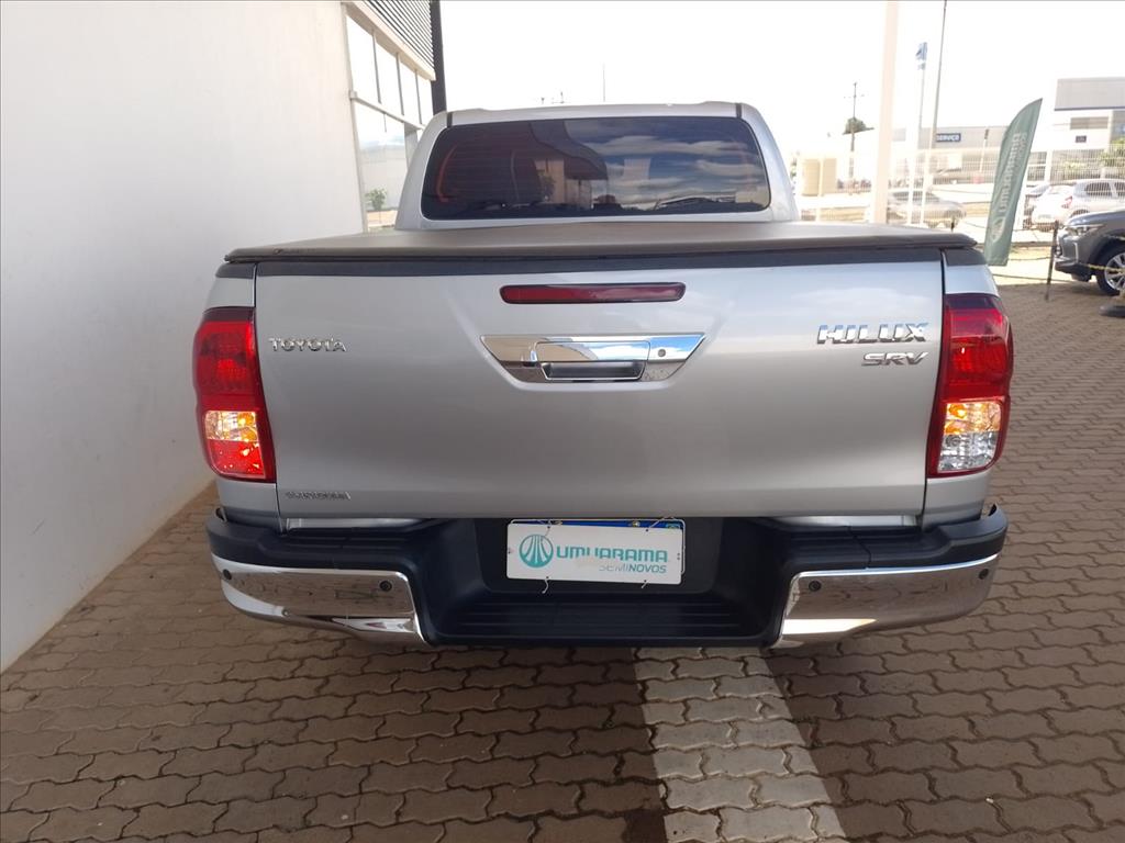 HILUX 2.8 D-4D TURBO DIESEL CD SRV 4X4 AUTOMÁTICO4