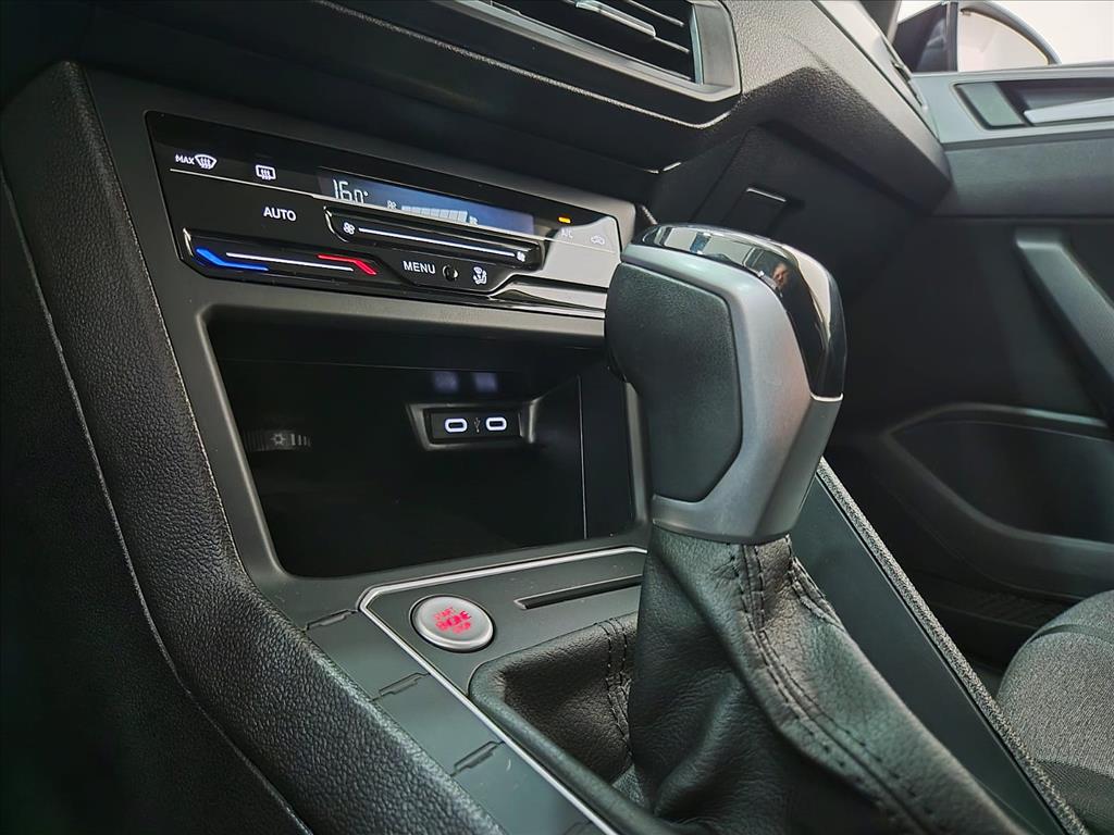 Volkswagen-NIVUS-1.0 200 TSI TOTAL FLEX COMFORTLINE AUTOMÁTICO