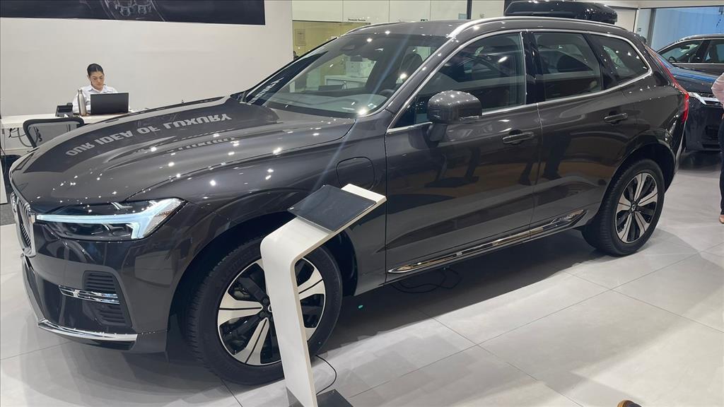 XC60 2.0 T8 RECHARGE PLUS AWD GEARTRONIC XC60 2.0 T8 RECHARGE PLUS AWD GEARTRONIC