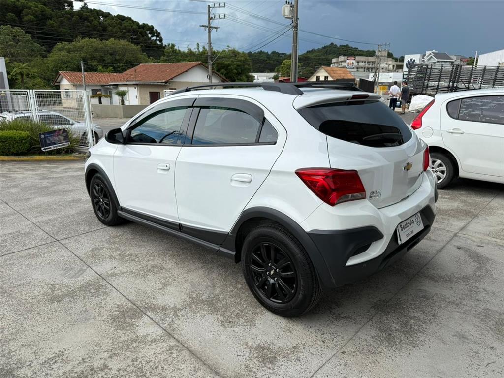 ONIX 1.4 MPFI ACTIV 8V FLEX 4P MANUAL9