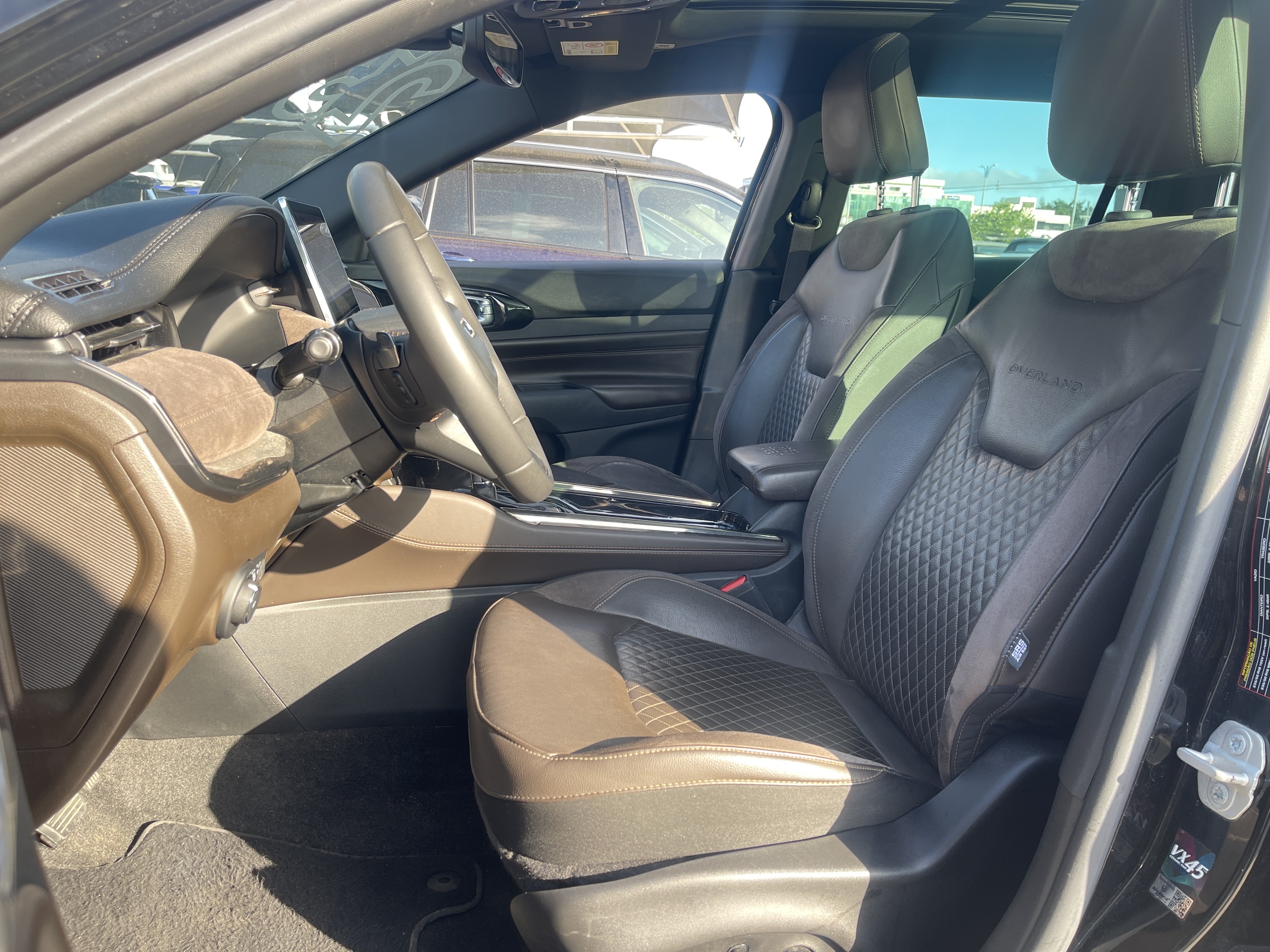 COMMANDER 1.3 T270 TURBO FLEX OVERLAND AT69