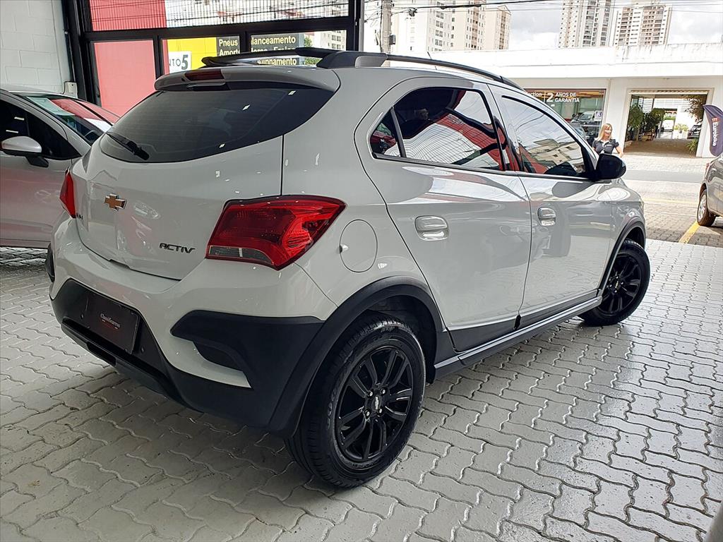 Chevrolet Onix - 1.4 MPFI ACTIV 8V FLEX 4P AUTOMÁTICO