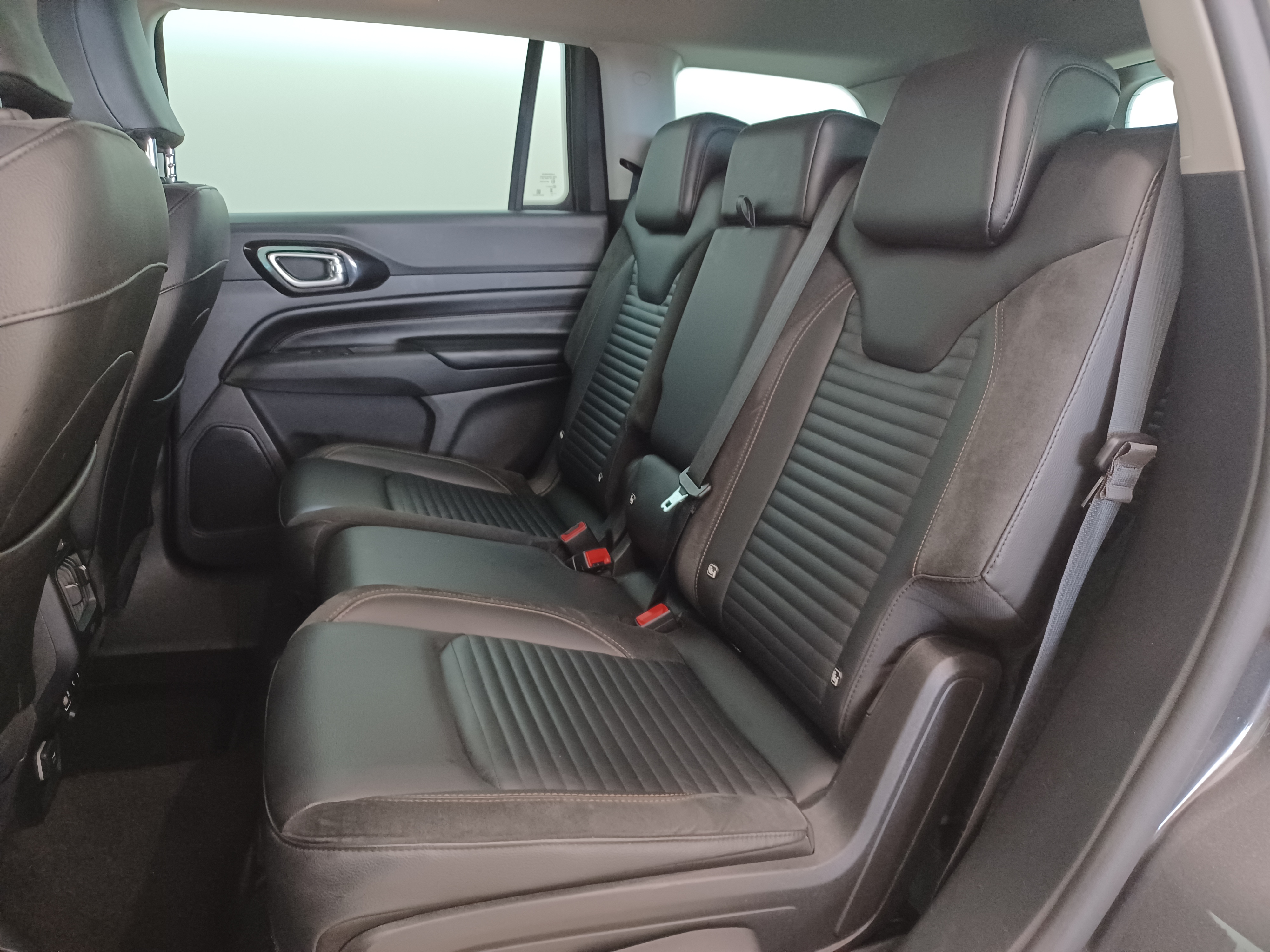 Jeep-COMMANDER-1.3 T270 TURBO FLEX LIMITED AT6