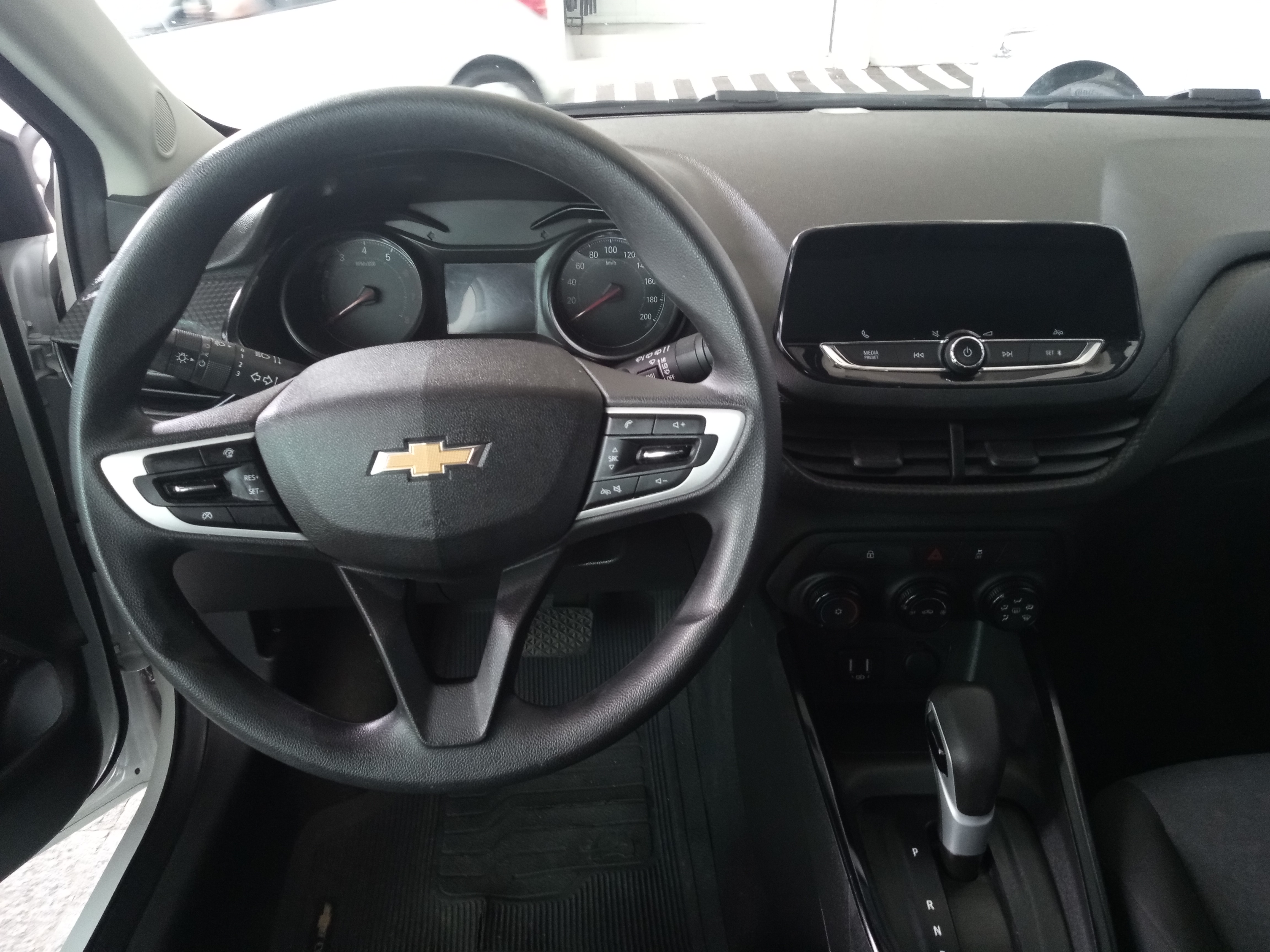 ONIX 1.0 TURBO FLEX AUTOMÁTICO10