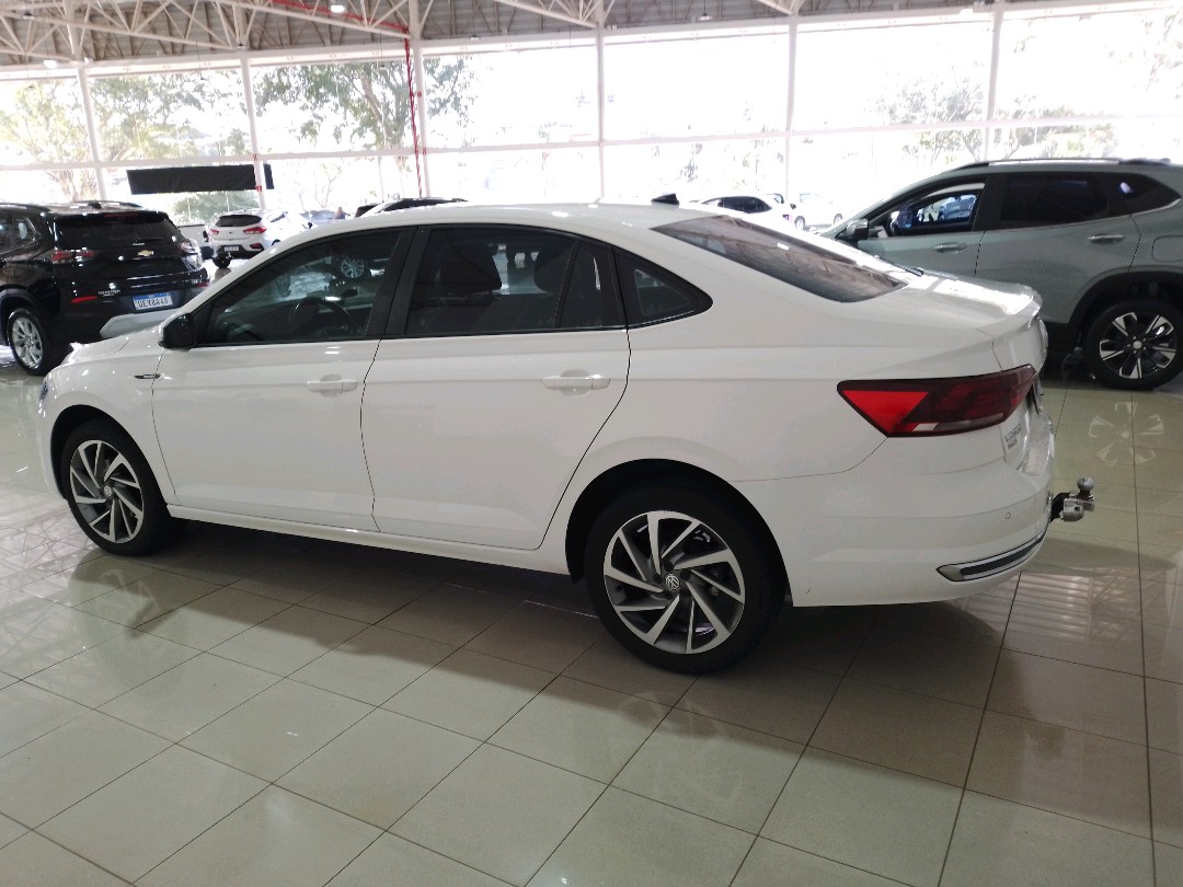 Volkswagen-VIRTUS-1.0 200 TSI HIGHLINE AUTOMÁTICO