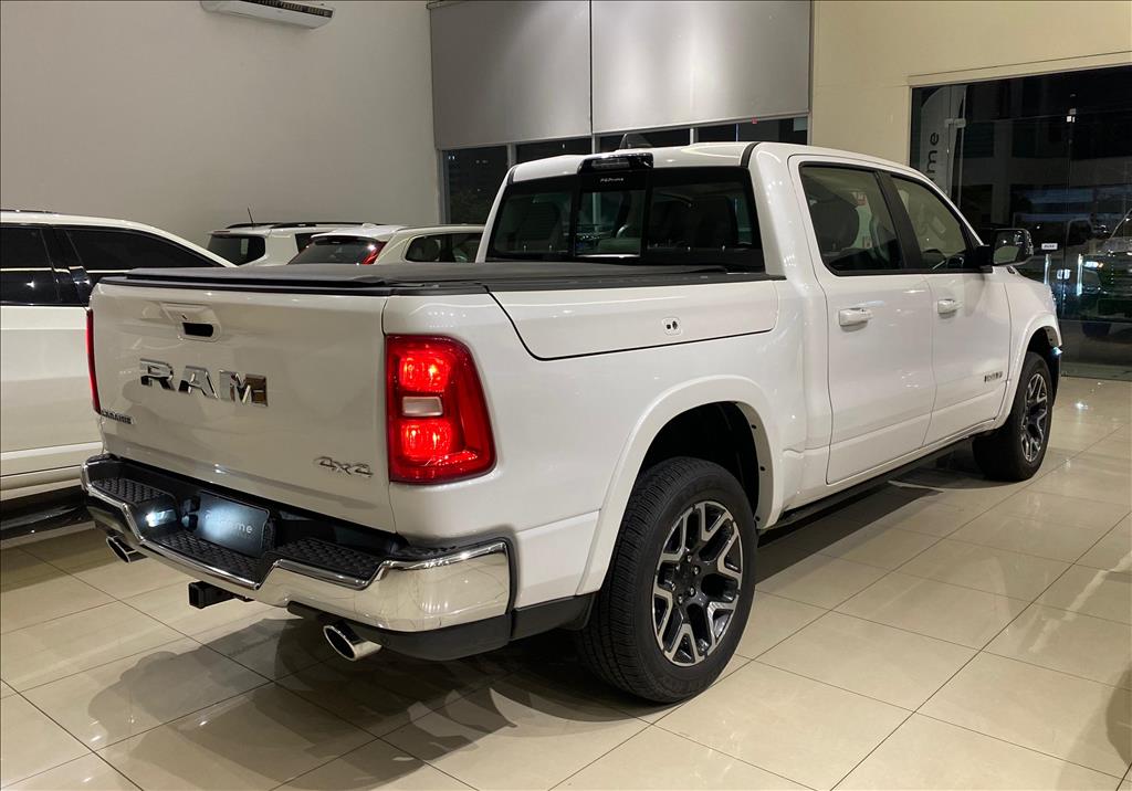 1500 3.0 HURRICANE 6 BITURBO GASOLINA LARAMIE CD 4X4 AUTOMÁTICO