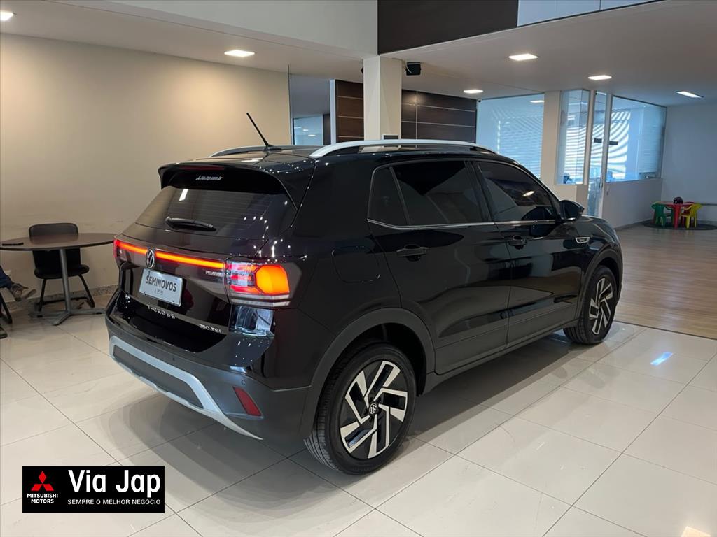 Volkswagen-T-CROSS-1.4 250 TSI TOTAL FLEX HIGHLINE AUTOMÁTICO