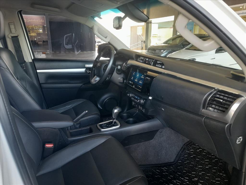 HILUX 2.8 D-4D TURBO DIESEL CD SRX 4X4 AUTOMÁTICO7