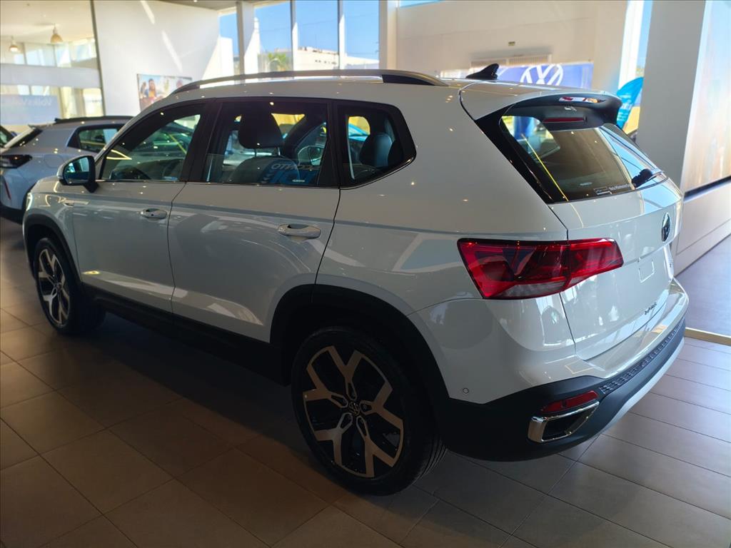 TAOS 1.4 250 TSI TOTAL FLEX HIGHLINE AUTOMÁTICO