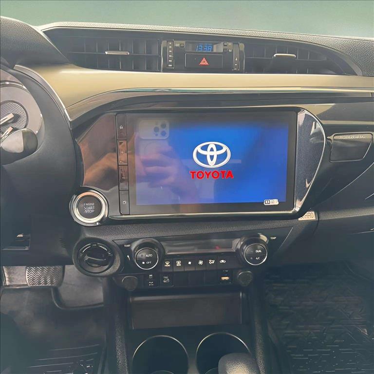 HILUX 2.8 D-4D TURBO DIESEL CD SRV 4X4 AUTOMÁTICO6
