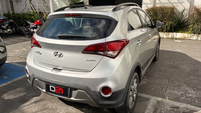 Hyundai-HB20X-1.6 16V PREMIUM FLEX 4P AUTOMÁTICO
