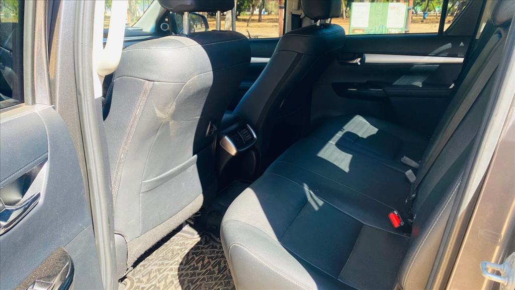 HILUX 2.8 D-4D TURBO DIESEL CD SRX 4X4 AUTOMÁTICO11