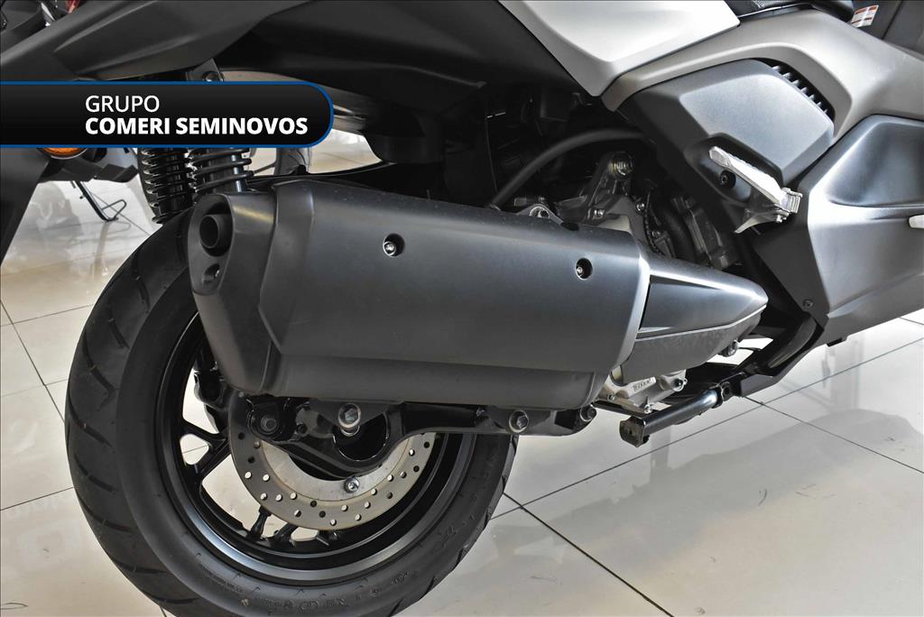 XMAX 250 CONNECTED ABS8