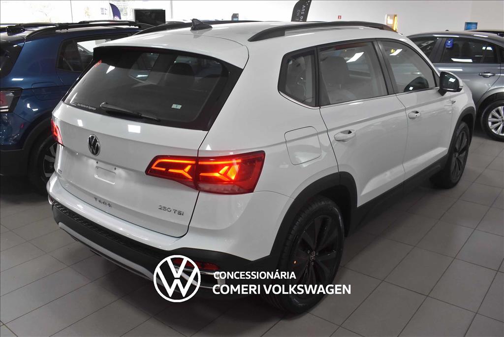 TAOS 1.4 250 TSI TOTAL FLEX COMFORTLINE AUTOMÁTICO