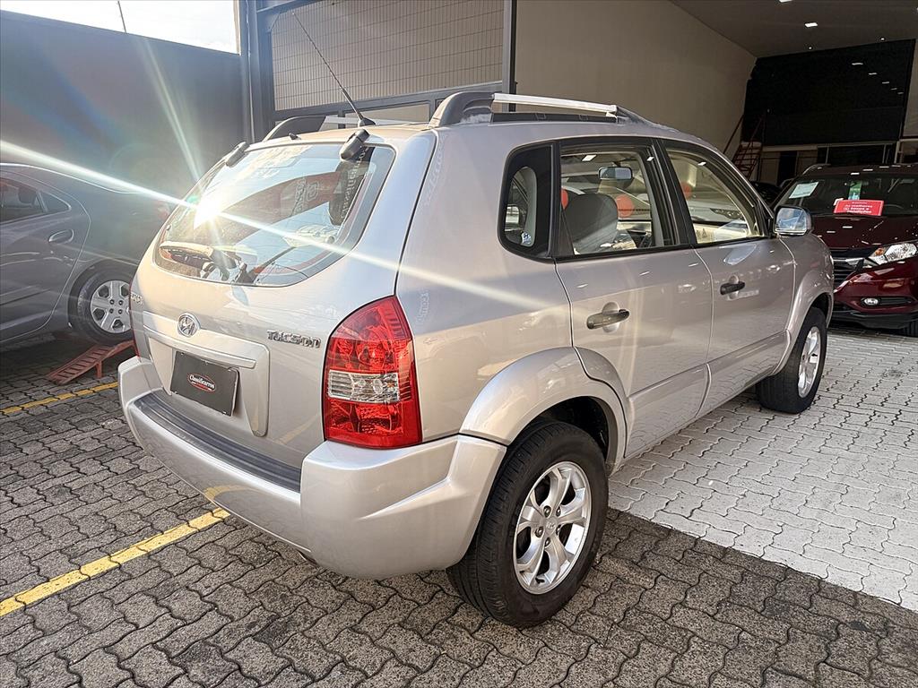 Hyundai Tucson - 2.0 MPFI GL 16V 142CV 2WD GASOLINA 4P AUTOMÁTICO