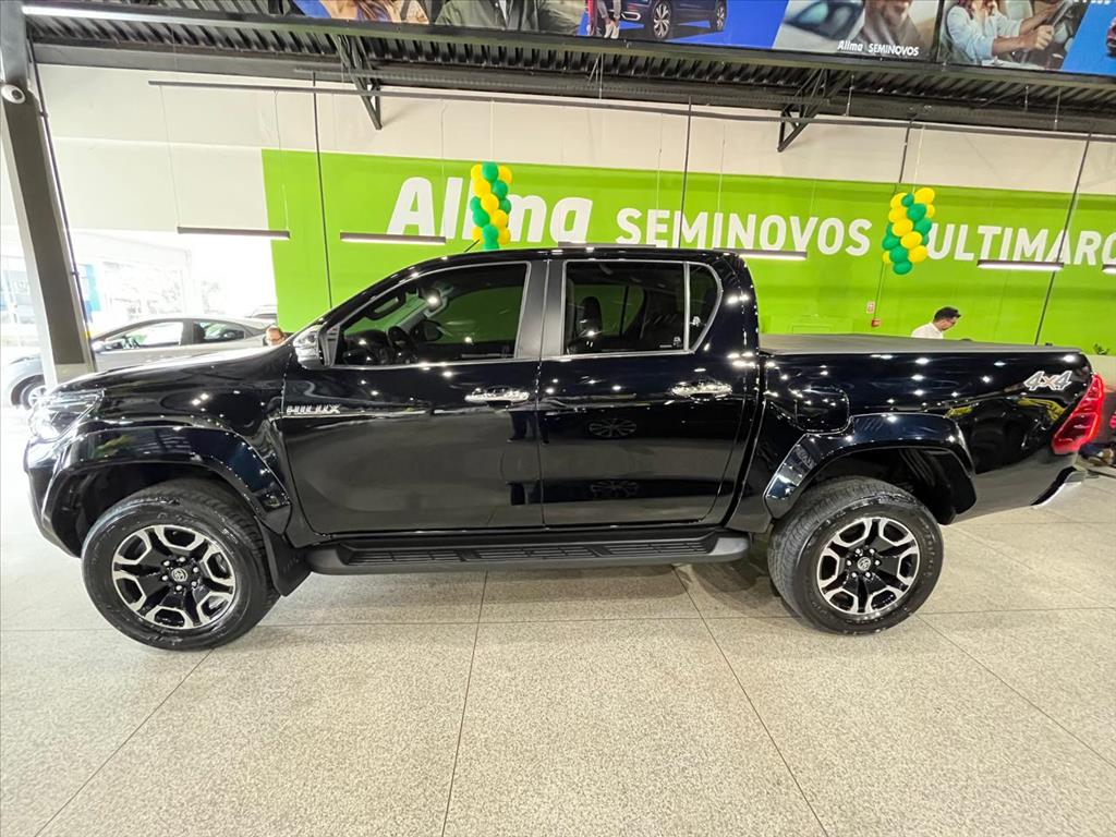 HILUX 2.8 D-4D TURBO DIESEL CD SRX 4X4 AUTOMÁTICO6