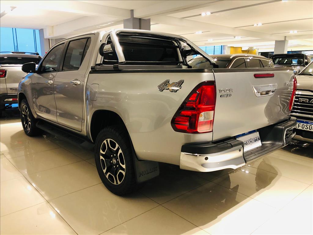 HILUX 2.8 D-4D TURBO DIESEL CD SRV 4X4 AUTOMÁTICO5