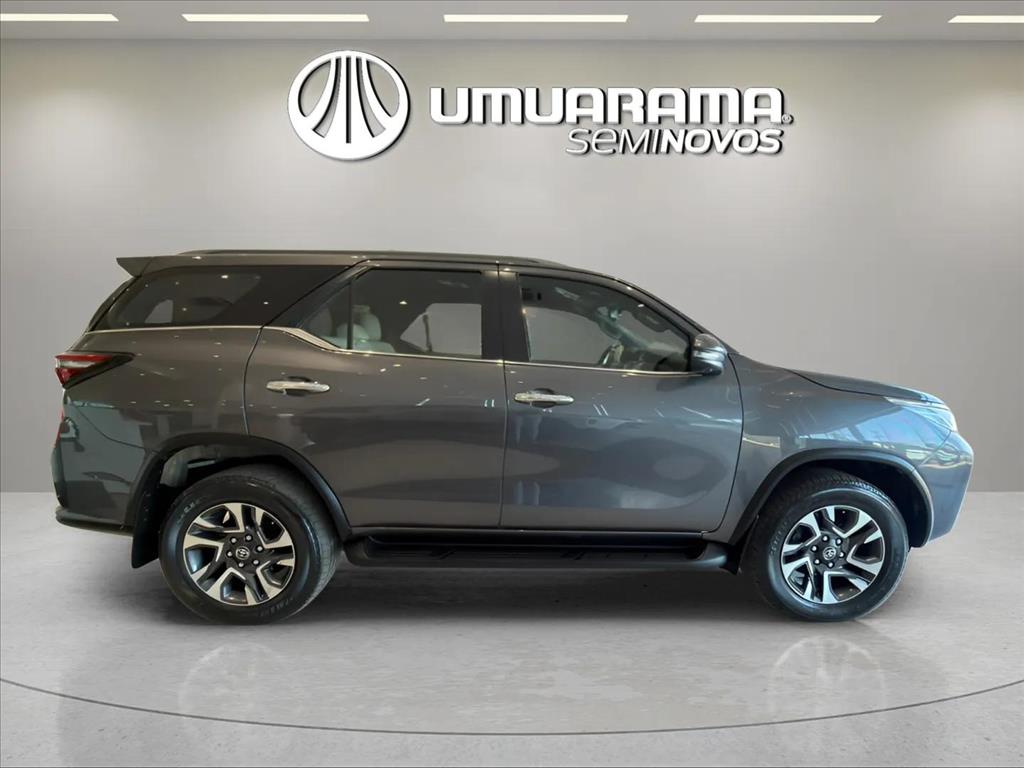 HILUX SW4 2.8 D-4D TURBO DIESEL SRX 7L 4X4 AUTOMÁTICO5