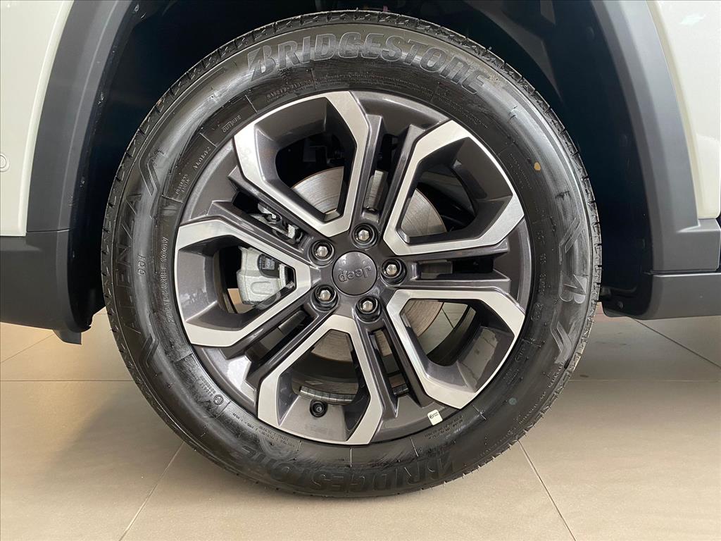 COMMANDER 1.3 T270 TURBO FLEX LIMITED AT6 COMMANDER 1.3 T270 TURBO FLEX LIMITED AT6