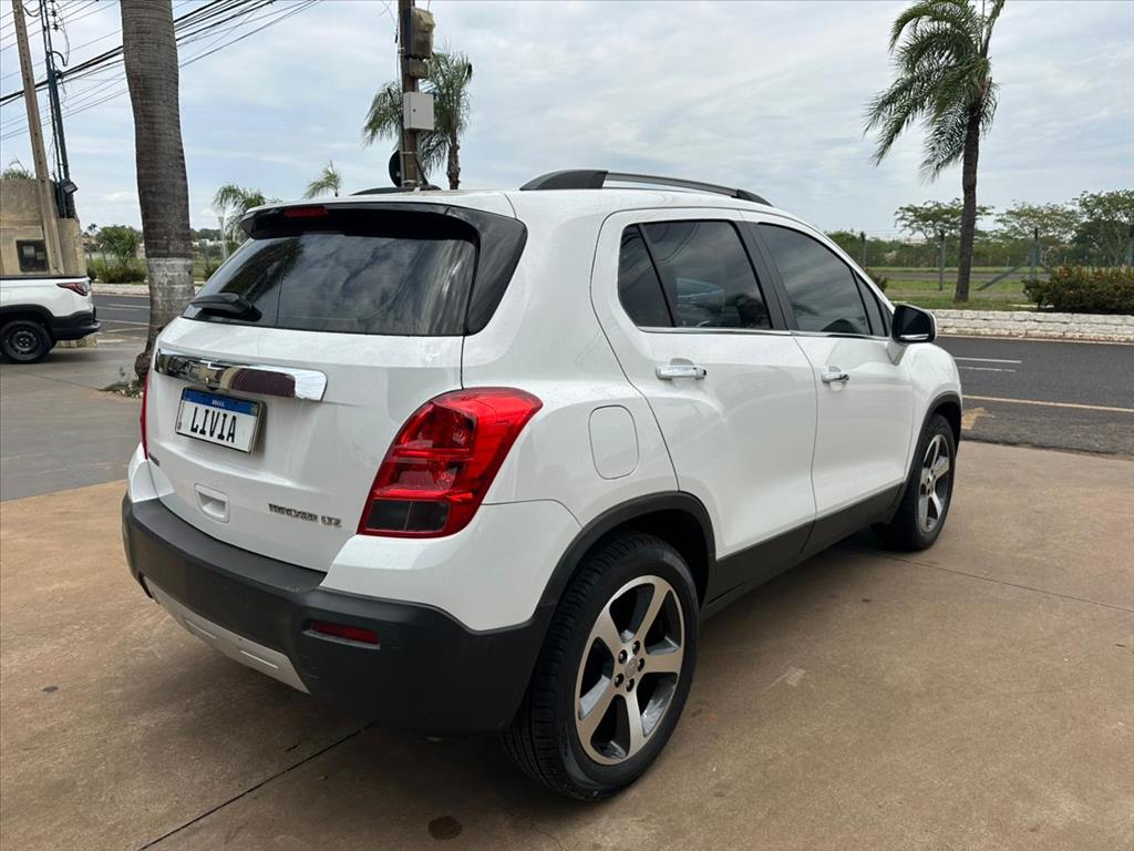 TRACKER 1.8 MPFI LTZ 4X2 16V FLEX 4P AUTOMÁTICO TRACKER 1.8 MPFI LTZ 4X2 16V FLEX 4P AUTOMÁTICO