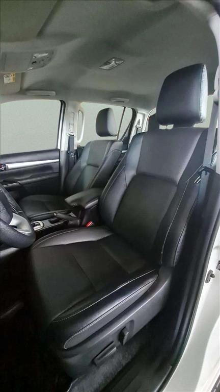 HILUX 2.8 D-4D TURBO DIESEL CD SRX 4X4 AUTOMÁTICO11