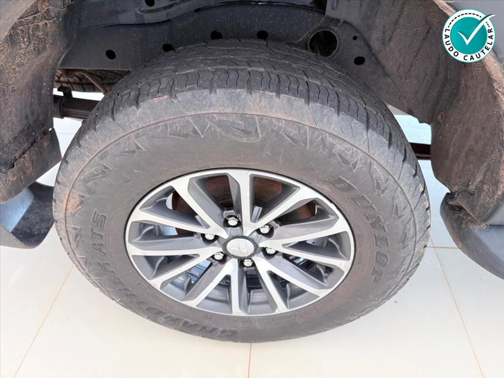 L200 TRITON 2.4 16V TURBO DIESEL OUTDOOR HPE-S CD 4X4 AUTOMÁTICO18