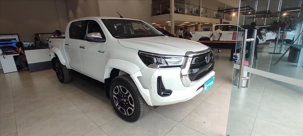 HILUX 2.8 D-4D TURBO DIESEL CD SRX 4X4 AUTOMÁTICO3