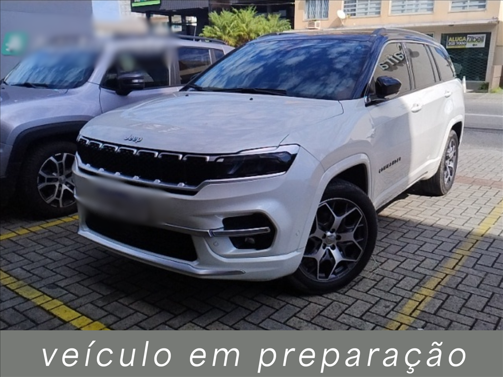 COMMANDER 1.3 T270 TURBO FLEX OVERLAND AT6