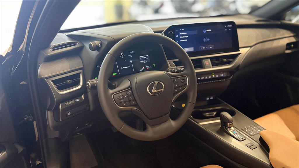 UX 300h 2.0 VVT-I HYBRID CVT3