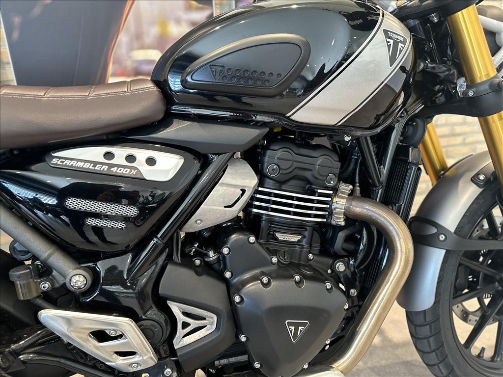 TRIUMPH-SCRAMBLER-400 X