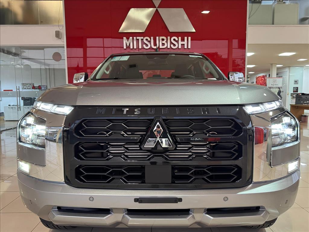Mitsubishi-TRITON-2.4 BITURBO DIESEL CD HPE-S 4X4 AUTOMÁTICO