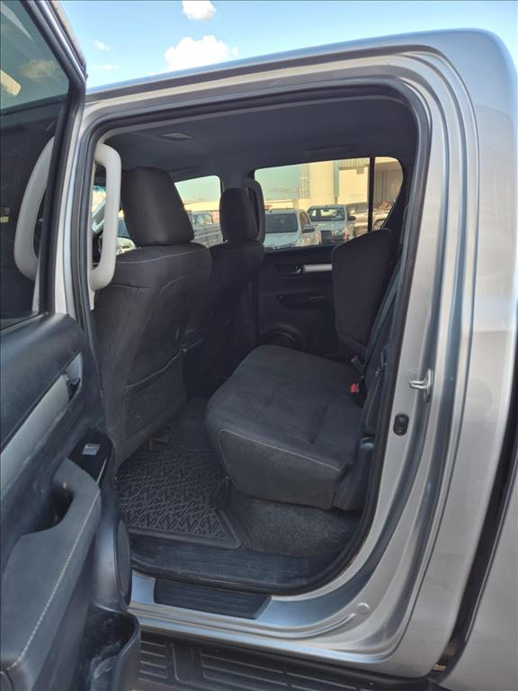 HILUX 2.8 D-4D TURBO DIESEL CD SR 4X4 AUTOMÁTICO12