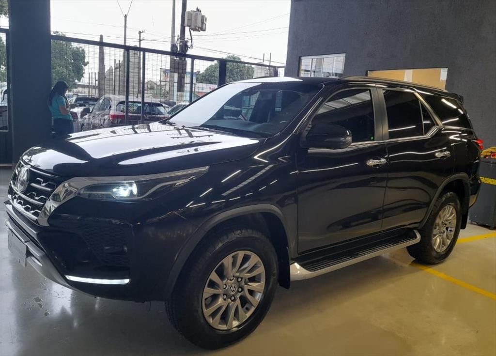 HILUX 2.8 D-4D TURBO DIESEL CD SRX 4X4 AUTOMÁTICO