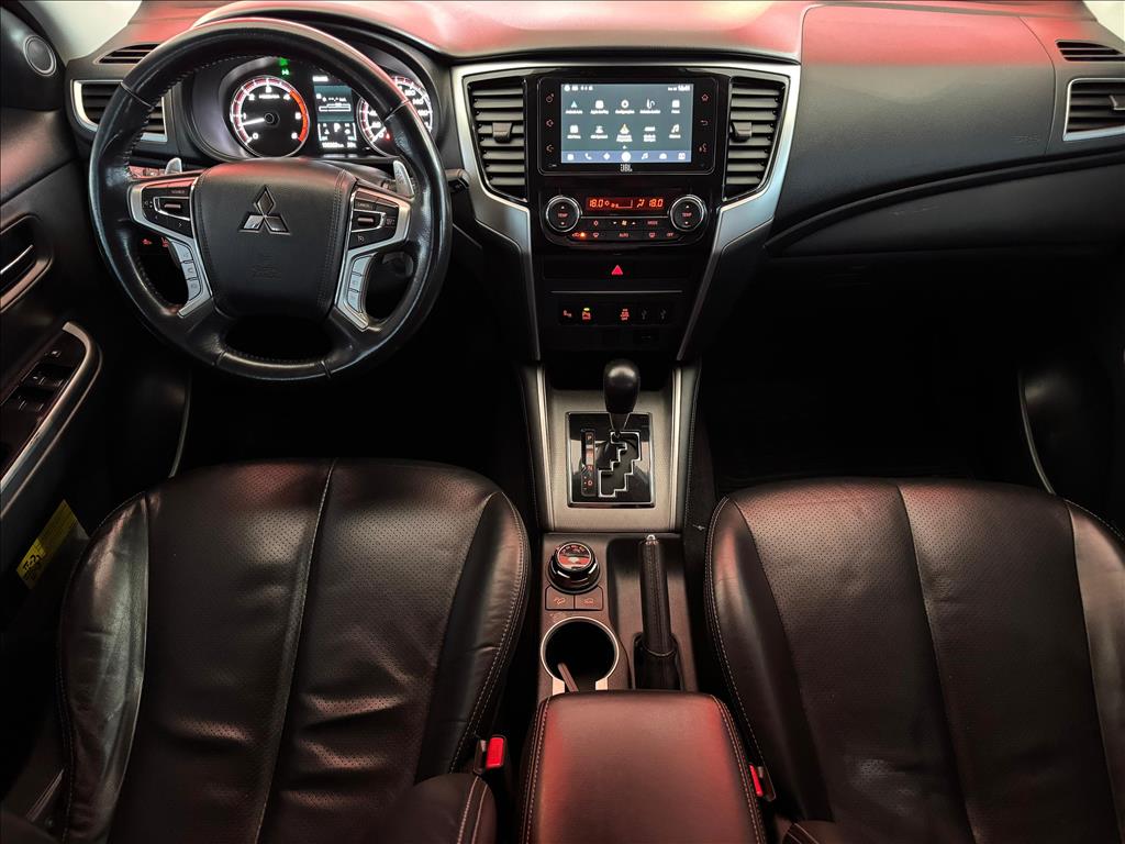 Mitsubishi-L200 TRITON-2.4 16V TURBO DIESEL SPORT HPE-S CD 4P 4X4 AUTOMÁTICO