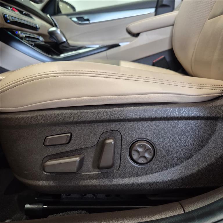 AZERA 3.0 V6 GDI GASOLINA AUTOMÁTICO16