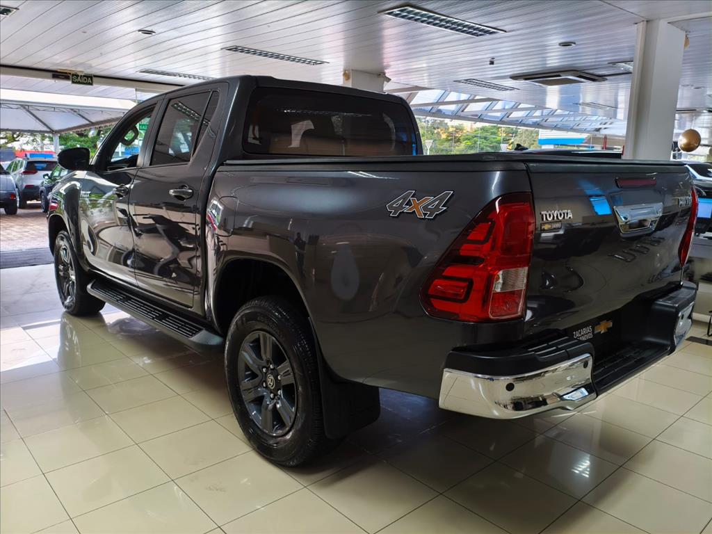 HILUX 2.8 D-4D TURBO DIESEL CD SR 4X4 AUTOMÁTICO5